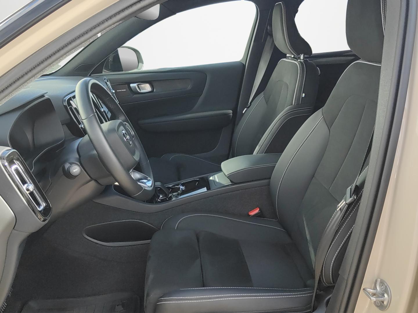 Volvo EX40