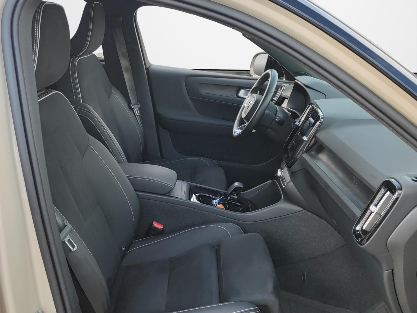 Volvo EX40