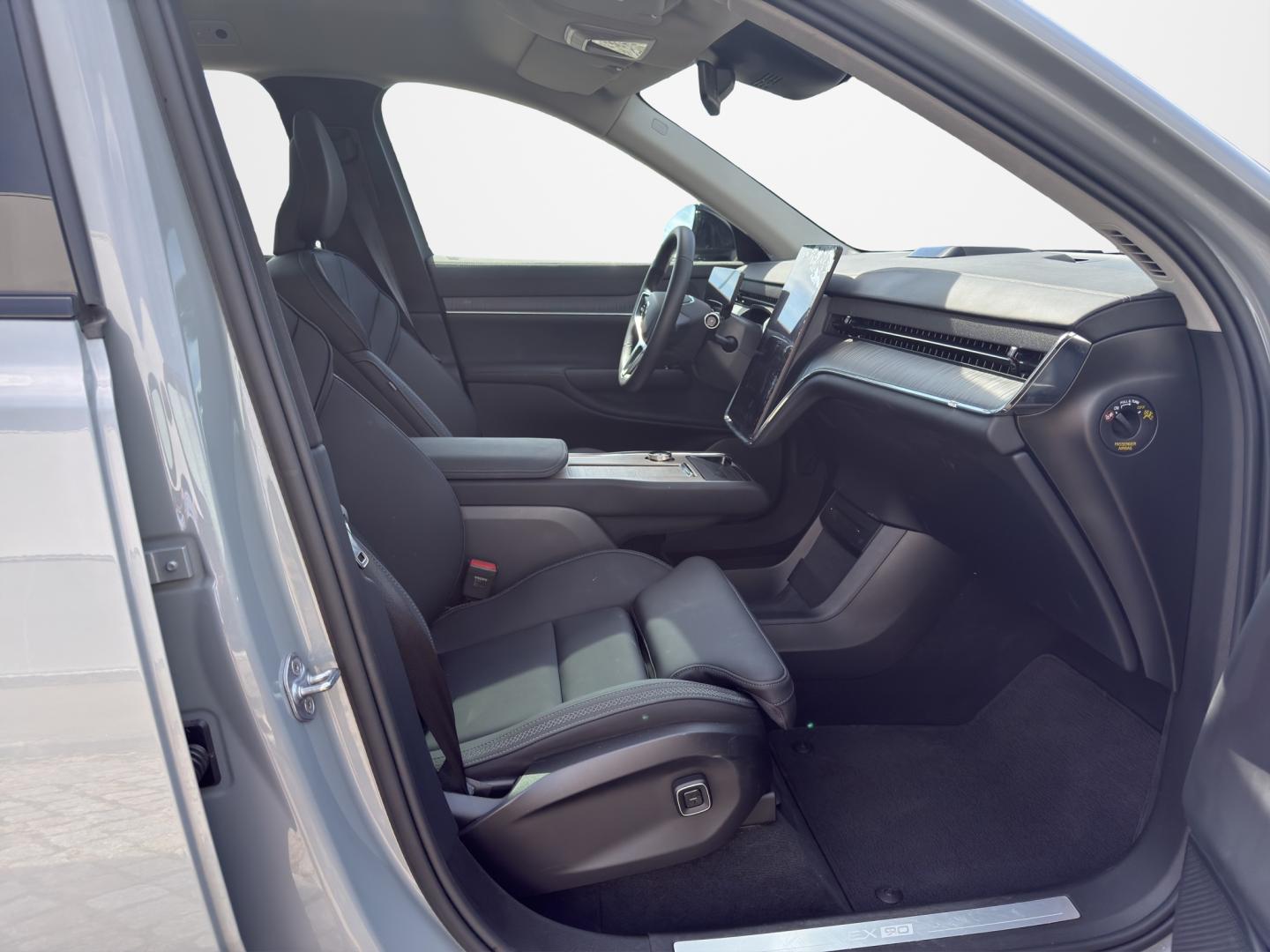 Volvo EX90
