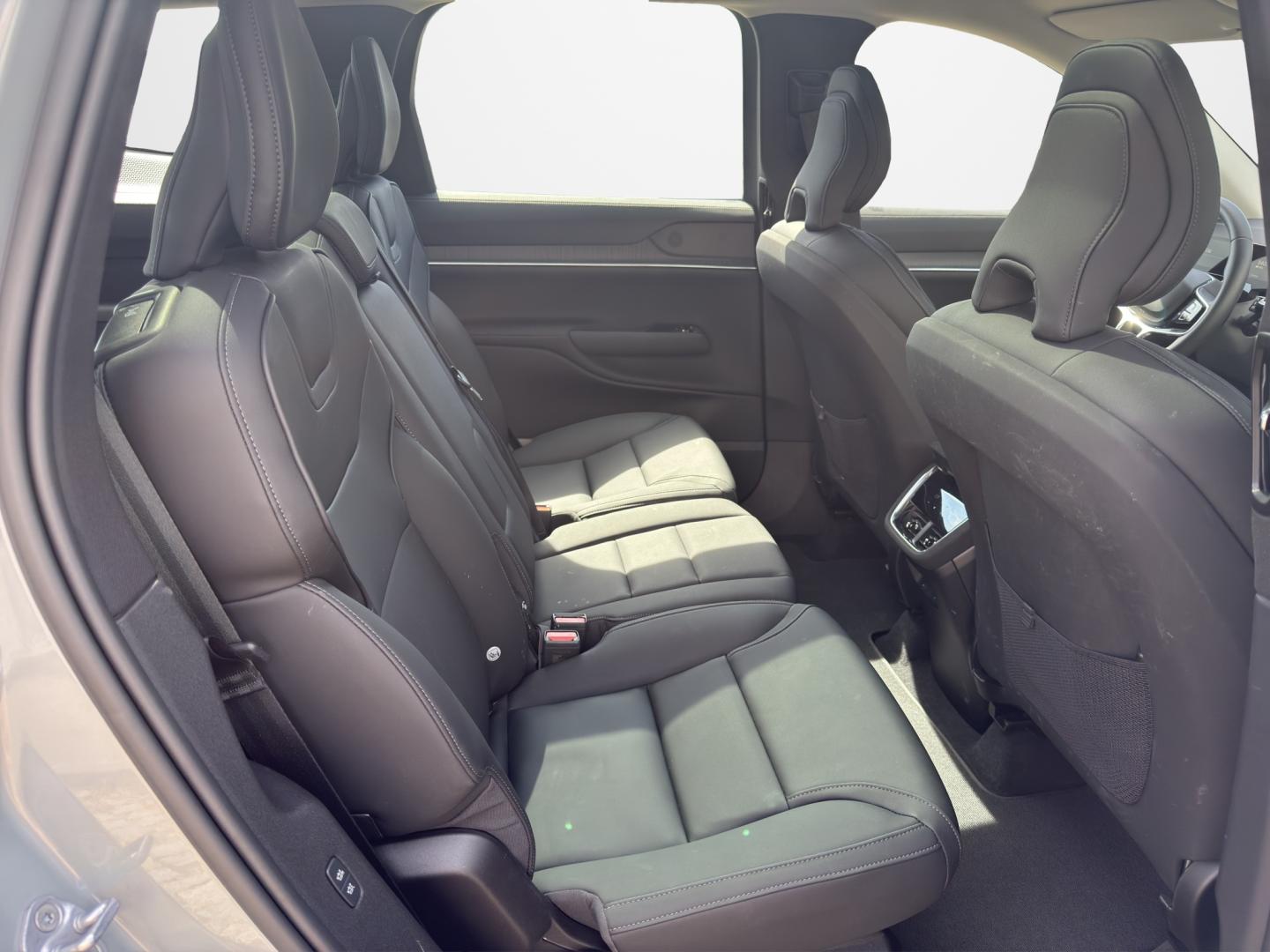 Volvo EX90